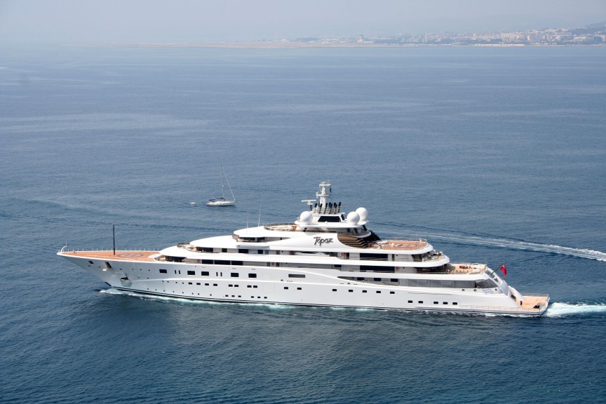 洋書 THE WORLD'S MOST EXTRAORDINARY YACHTS VIBRANT CURIOSITY Yacht - 281ft Oceanco 2009 | YachtBuyer