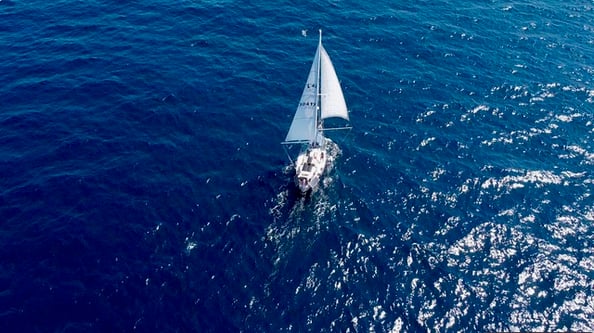 Footloose sailing south 