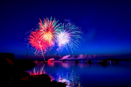 fireworks-2470951_1920 (1)